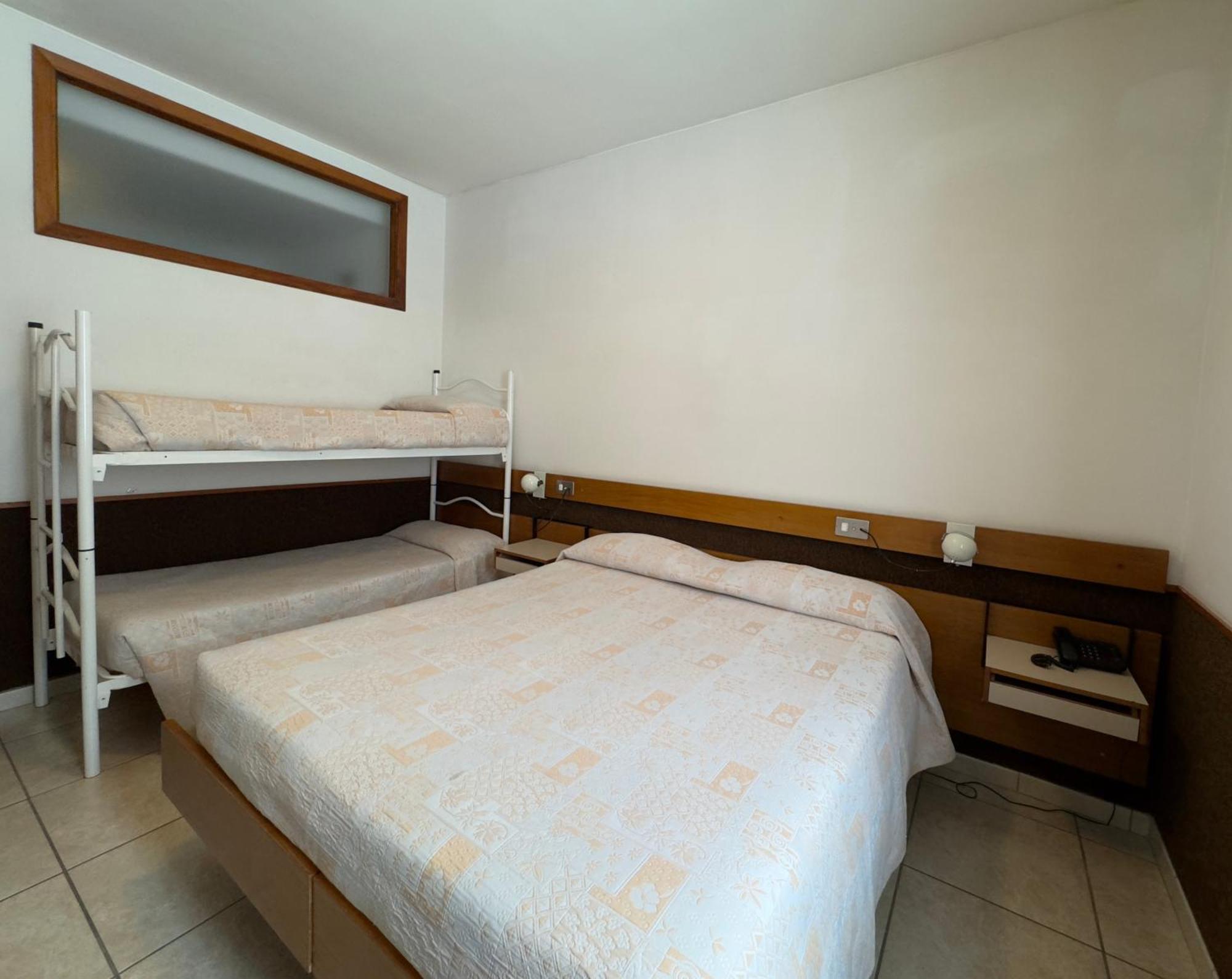 Hotel Holidays Рокказаро Экстерьер фото