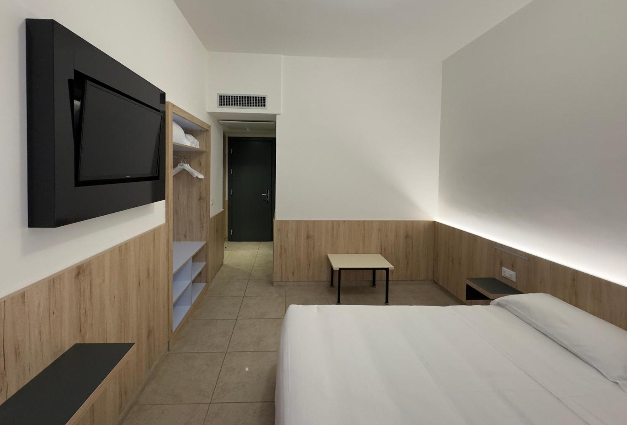 Hotel Holidays Рокказаро Экстерьер фото