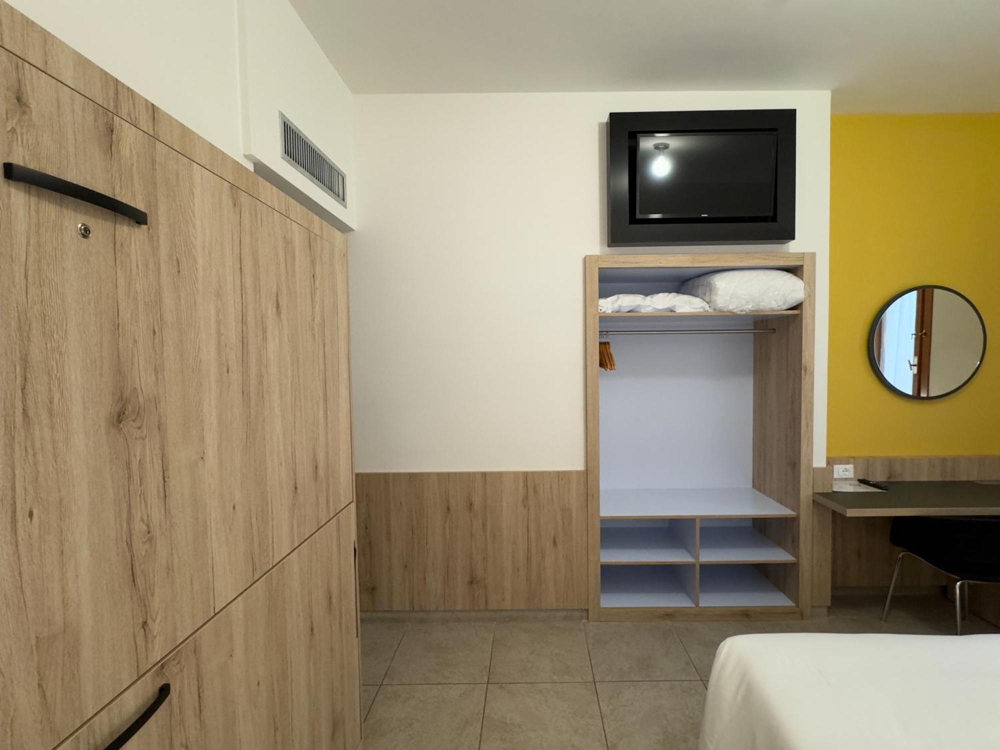 Hotel Holidays Рокказаро Экстерьер фото