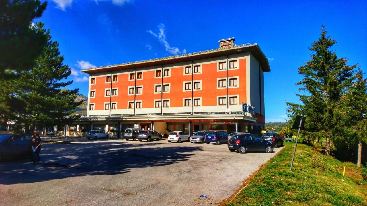 Hotel Holidays Рокказаро Экстерьер фото