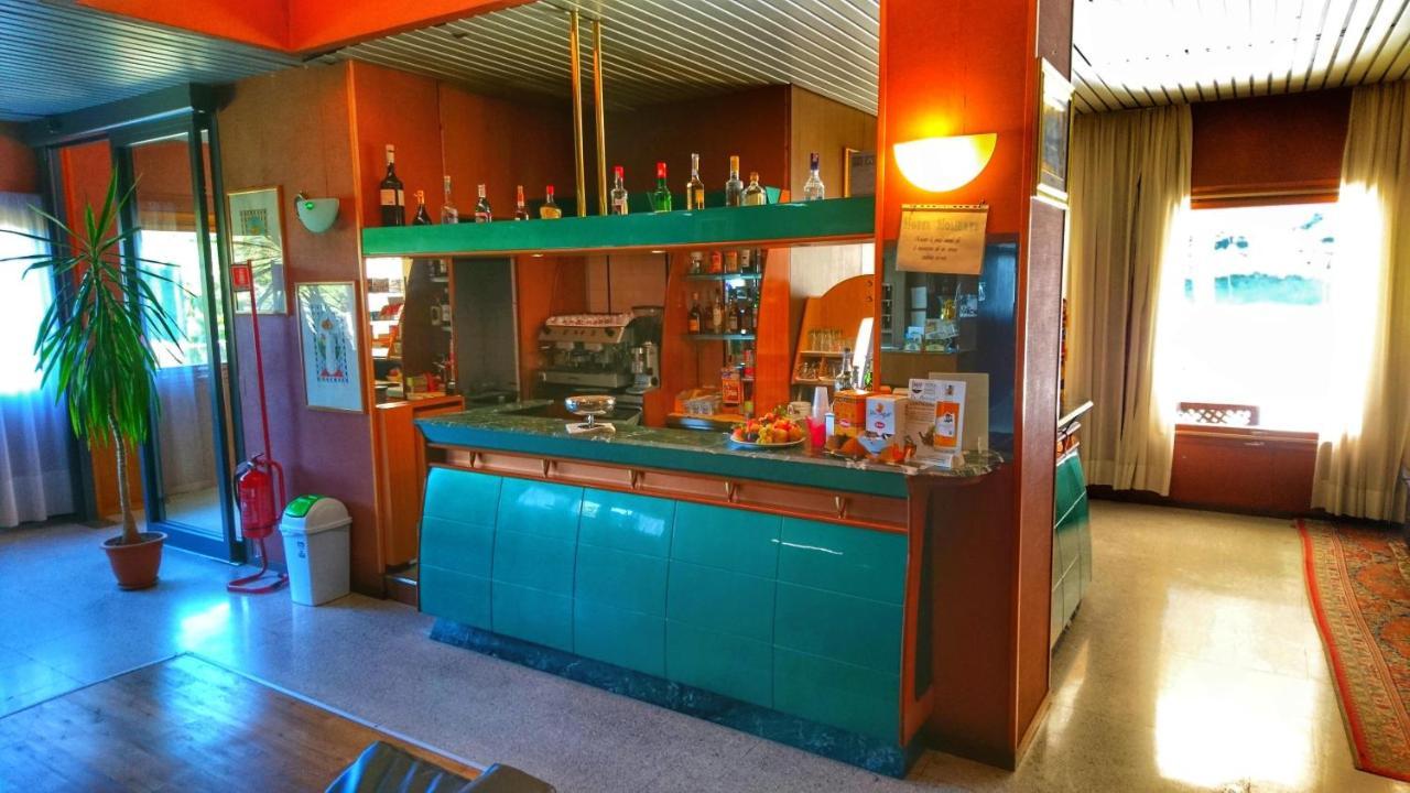 Hotel Holidays Рокказаро Экстерьер фото